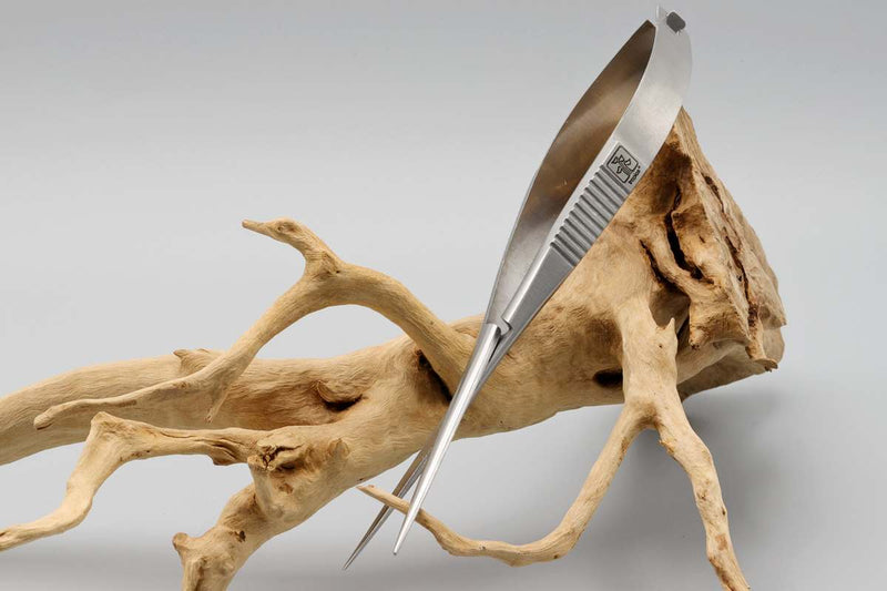 Tropica spring scissors Federschere für Pflanzenaquarien, Aquascaping, für optimales Pflanzenwachstum. Pflanzenpflege ohne die Gewebestruktur der Pflanze zu verletzen. Für einen gezielten Pflanzenrückschnitt. 